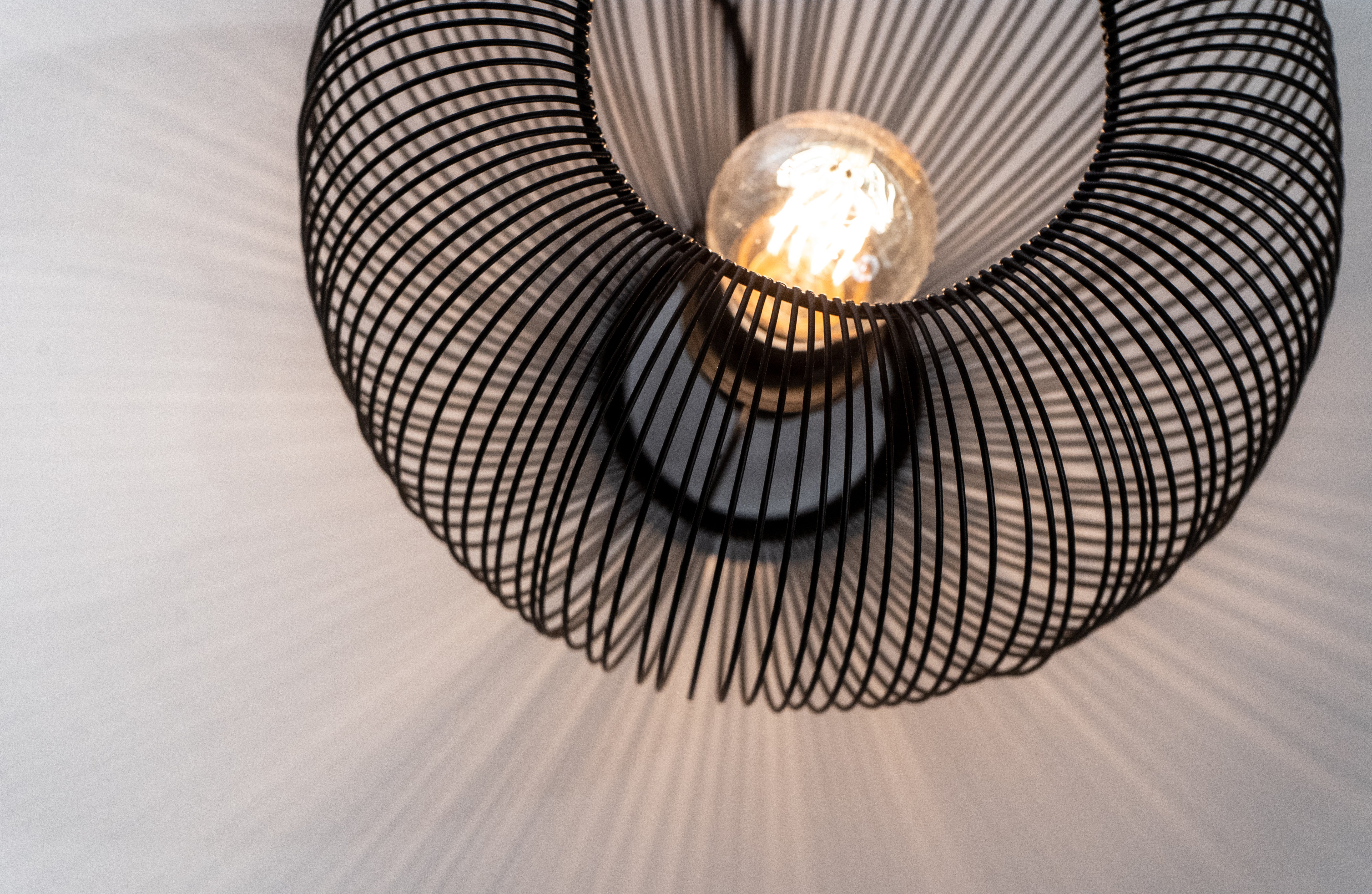 Brilla, Lampada da tavolo (26cm X 26cm H. 25cm)