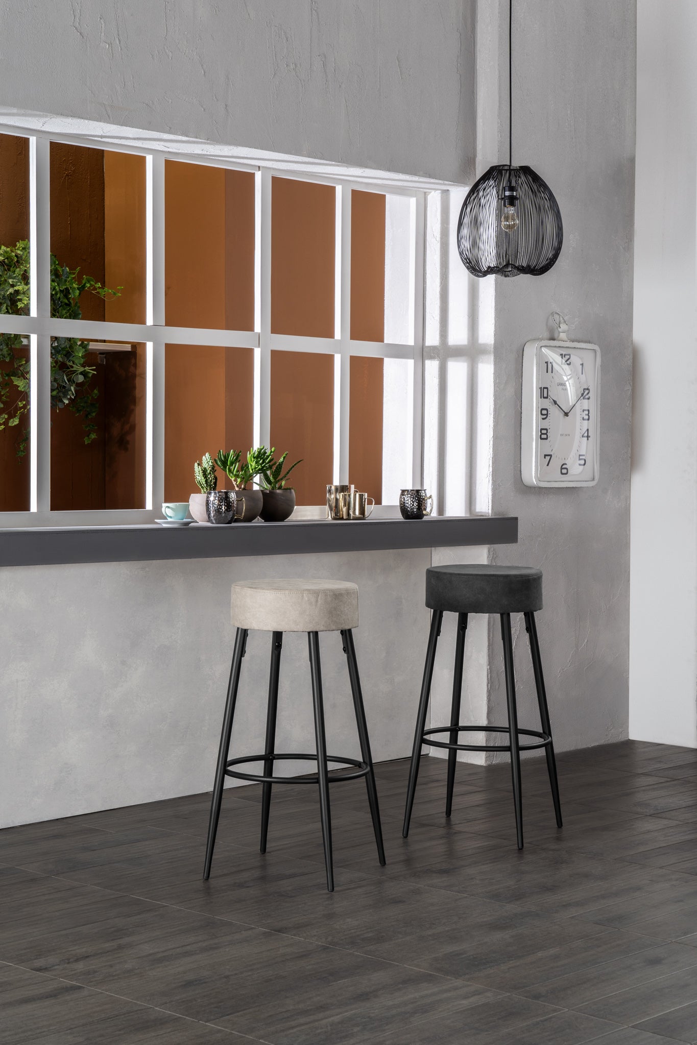 Set di 2 sgabelli Kai