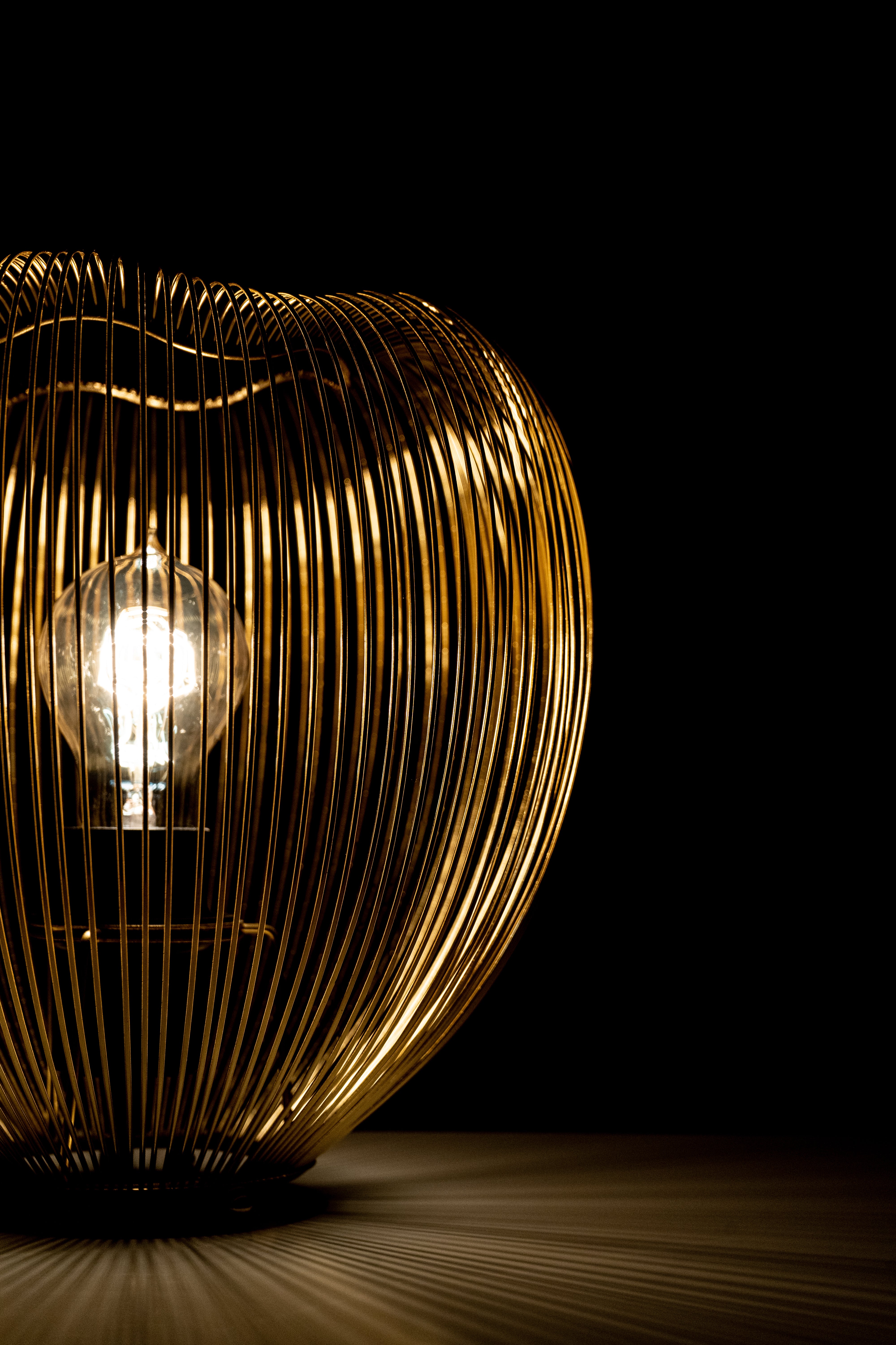 Brilla, Lampada da tavolo (26cm X 26cm H. 25cm)